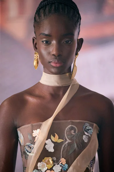 Look 4